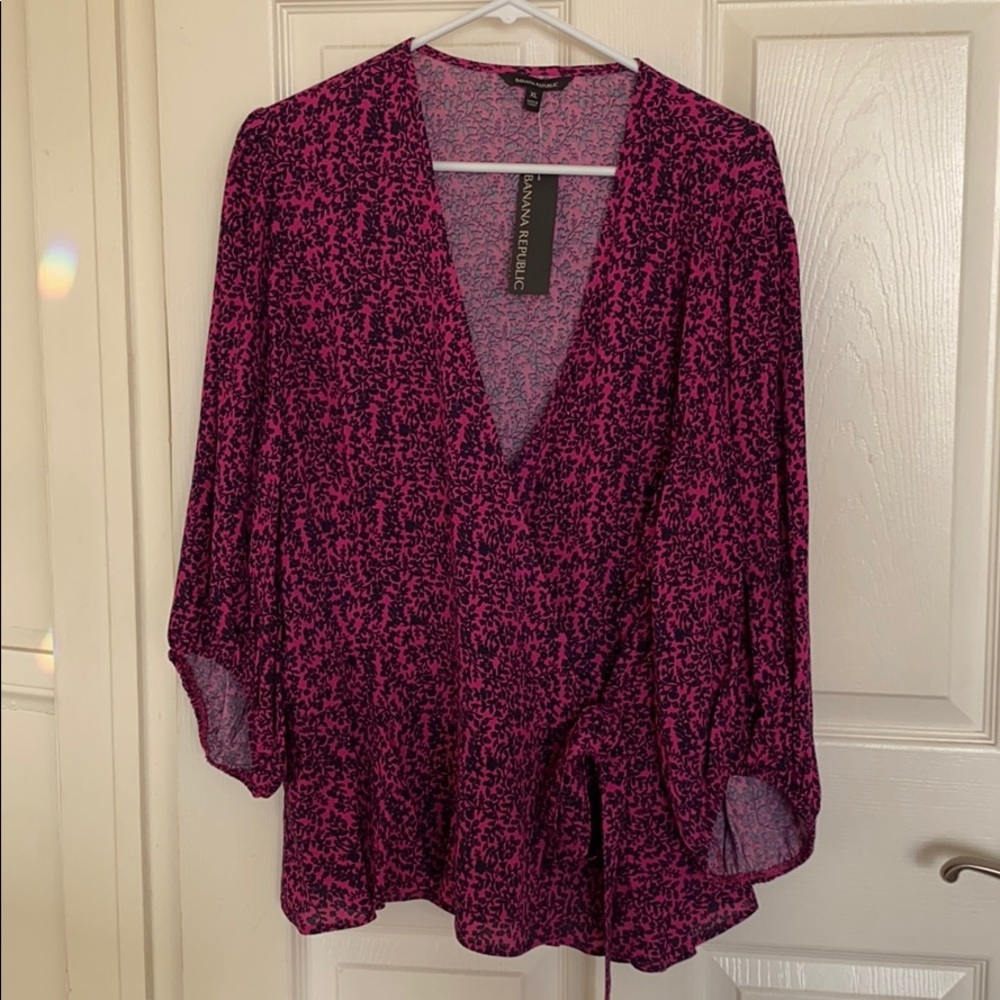 Banana Republic. WRAP PEPLUM BLOUSE XL. New w/tag